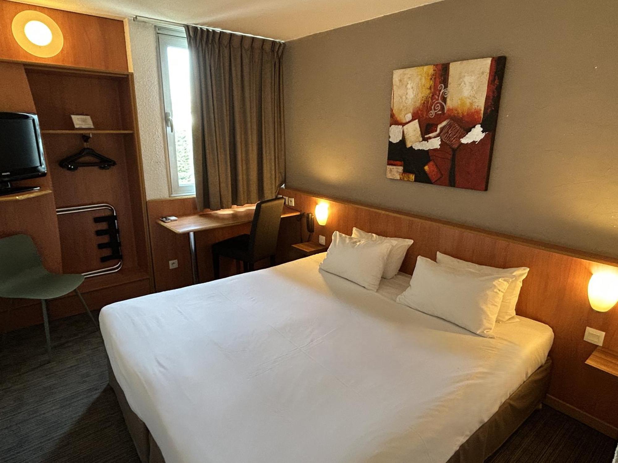 Hotel Kyriad Sud 3*