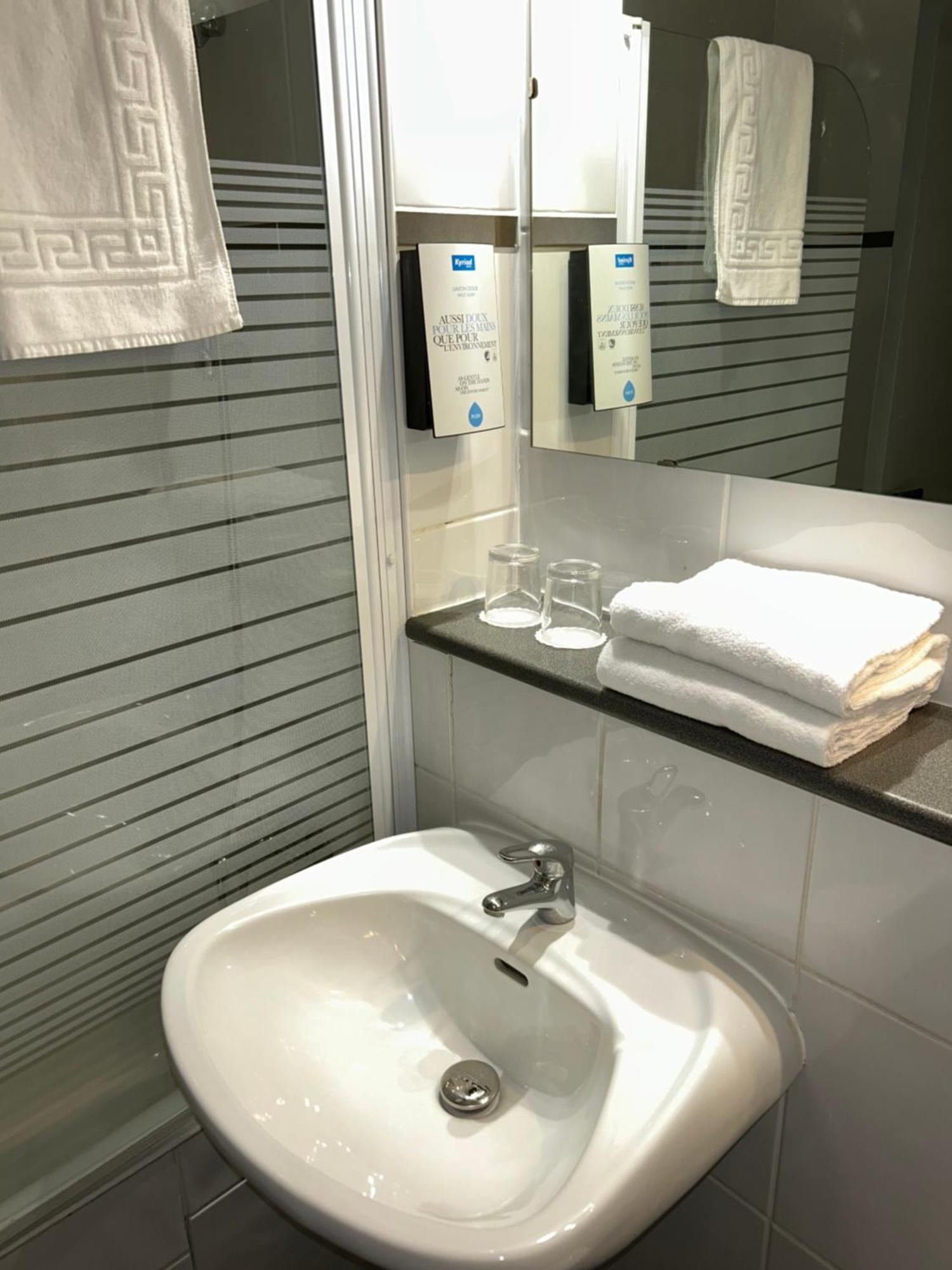 Kyriad Sud 3*