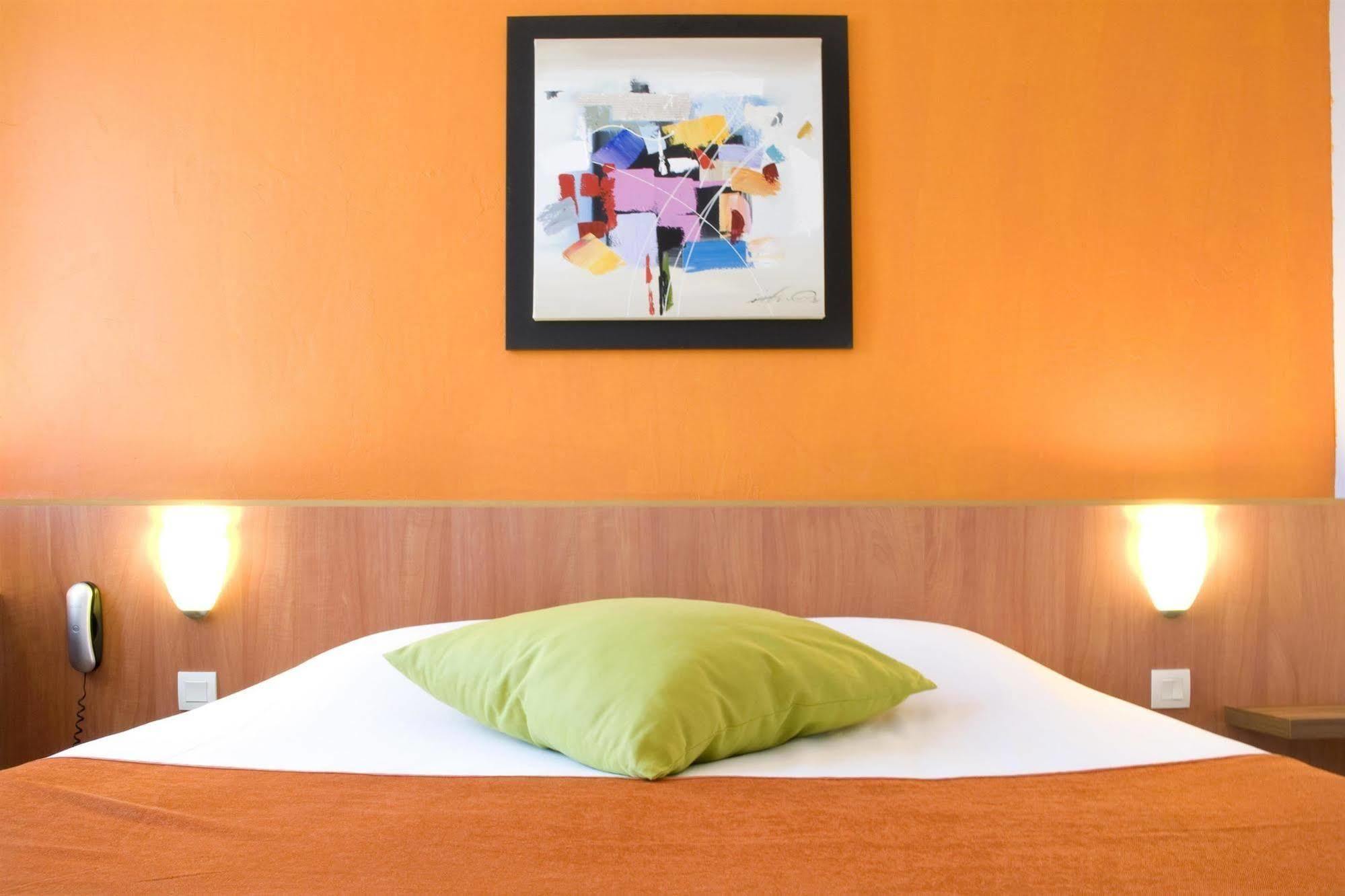 Kyriad Sud Hotel