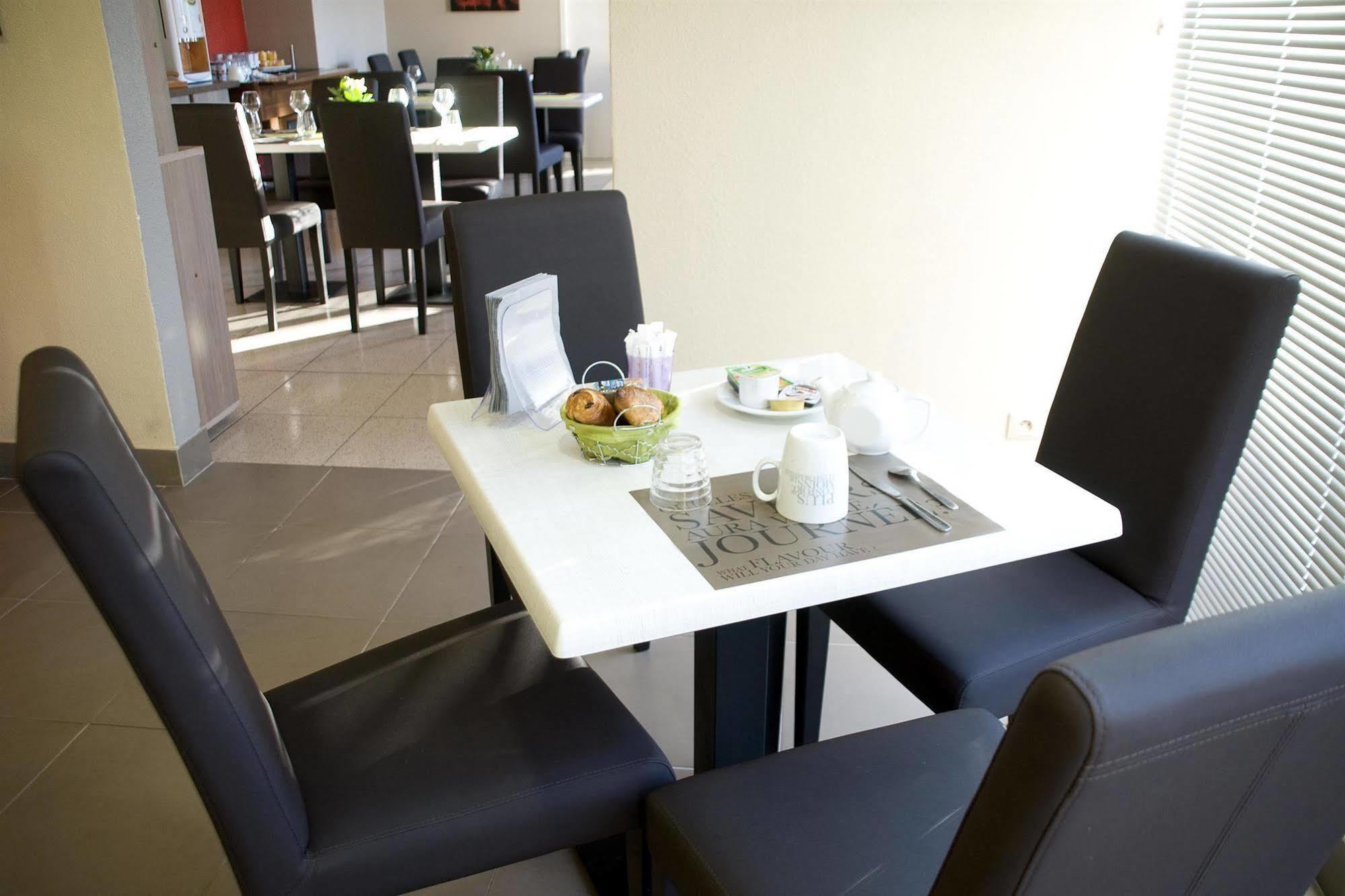 Hotel Kyriad Sud 3*